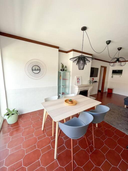 Esplanada-zona Central-perto Praias-estacionamento Gratuito Apartment Setubal
